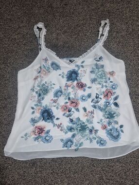 White House Black Market White Floral V-Neck Ruffle-Trim Camisole